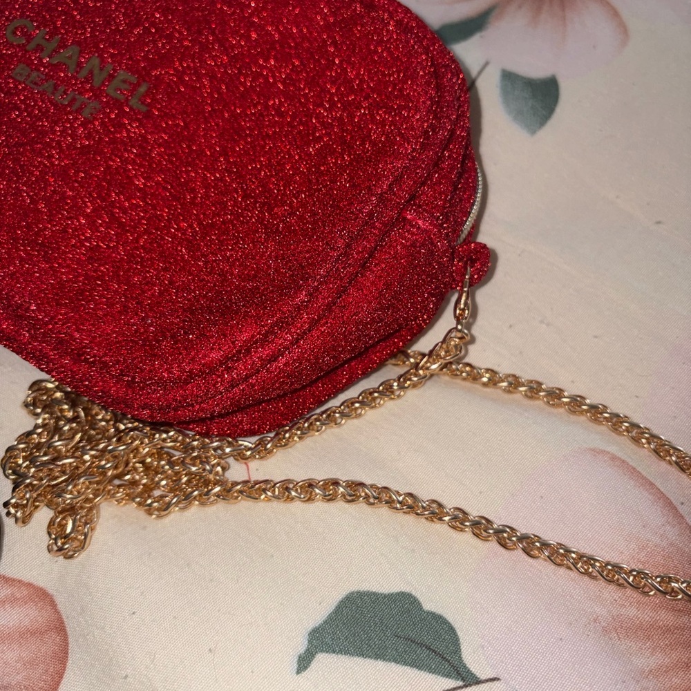 Chanel Beauté Red purse VIP gifts with purchase BUNDLE!!!! - Picture 5 of 16
